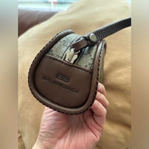 Authentic VTG Balenciaga Small Pouch (Rare design) - Picture 2 of 9